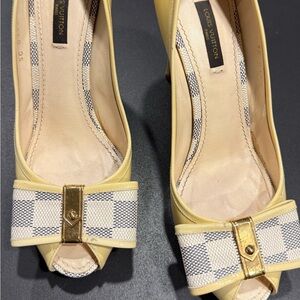 Louis Vuitton Yellow Peep-Toe Bow Pumps